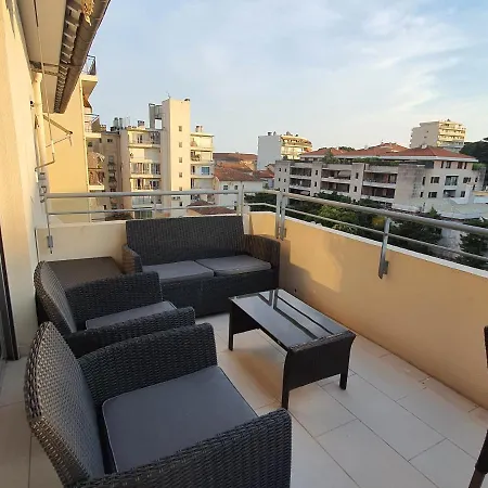 Azirys By Welcome To Apartment